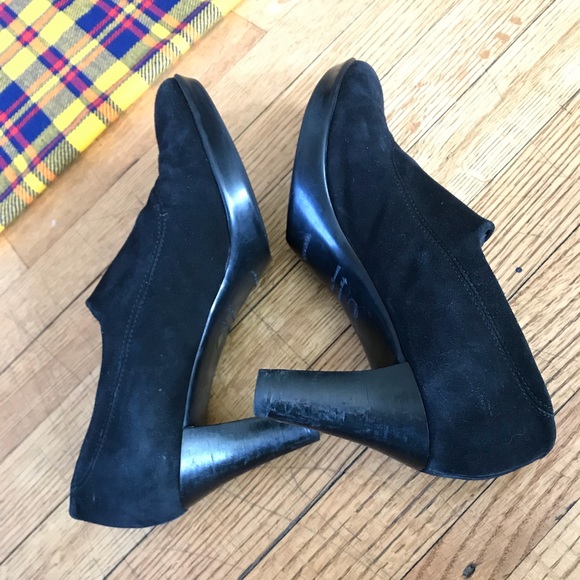 Aquatalia Black Suede Slip On Bootie Heels - Picture 3 of 7